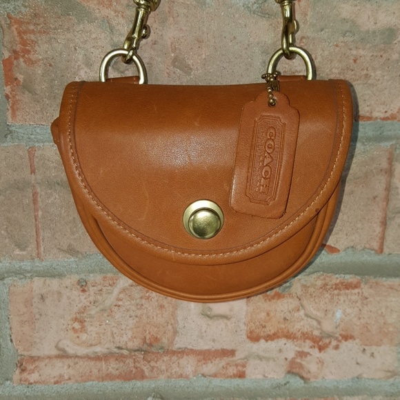 Coach Handbags - 🔥 Vintage Coach Mini Crossbody Bag 🔥.